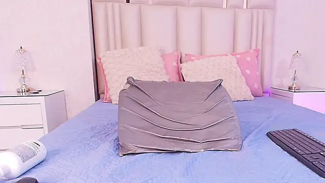 alanarose18 online show from 07.30.26