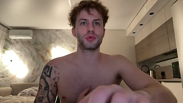 Snapshot of dominantrodri chatting on 06.15.26 dominantrodri online show from 06.15.26