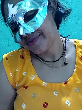 Snapshot of Piya_Bakshi chatting on 05.11.26 Piya Bakshi online show from 05.11.26