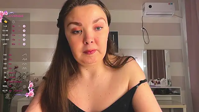 Snapshot of liliaMaivis chatting on 11.12.25 liliaMaivis online show from 11.12.25