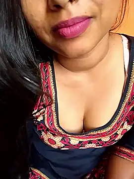 Snapshot of Sexy_Divya__ chatting on 05.06.26 Sexy Divya online show from 05.06.26