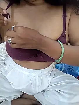 Snapshot of Sexy_Divya__ chatting on 05.10.26 Sexy Divya online show from 05.10.26