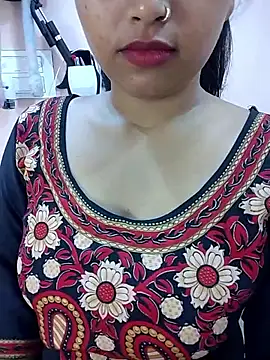 Snapshot of Sexy_Divya__ chatting on 05.11.26 Sexy Divya online show from 05.11.26