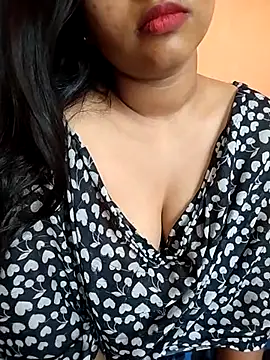 Snapshot of Sexy_Divya__ chatting on 06.04.26 Sexy Divya online show from 06.04.26