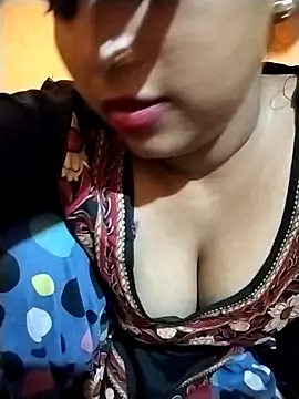 Snapshot of Sexy_Divya__ chatting on 06.08.26 Sexy Divya online show from 06.08.26