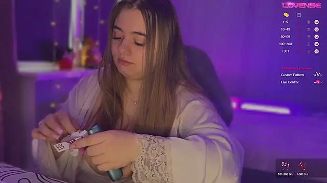 Snapshot of AmeliaMiles chatting on 02.25.26 AmeliaMiles online show from 02.25.26