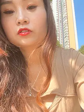 Snapshot of luna-sisi chatting on 11.27.25 luna-sisi online show from 11.27.25