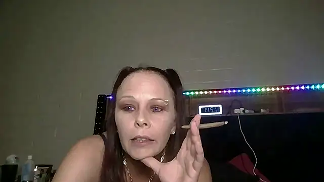Snapshot of nikkibae33 chatting on 06.15.26 nikkibae33 online show from 06.15.26