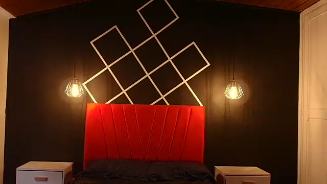 Logan Chloe online show from 11.21.25