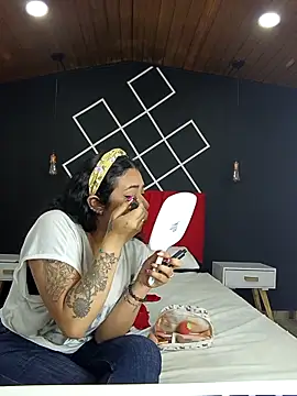 Logan Chloe online show from 12.01.25