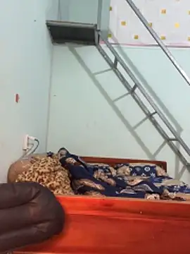 Lynn-122 online show from 11.18.25