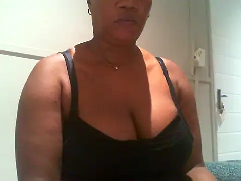 Snapshot of DustyLucy02 chatting on 01.10.26 DustyLucy02 online show from 01.10.26