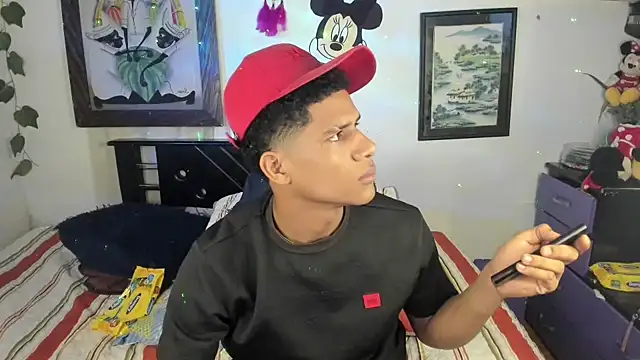 Snapshot of JUANBIGCOCK21CM chatting on 11.22.25 JUANBIGCOCK21CM online show from 11.22.25