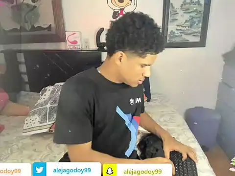 Snapshot of JUANBIGCOCK21CM chatting on 11.27.25 JUANBIGCOCK21CM online show from 11.27.25