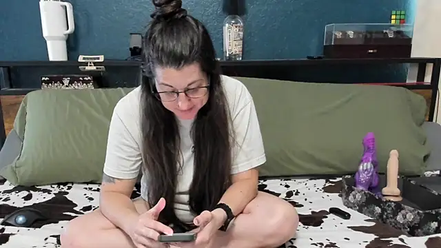Snapshot of Sammie_Ray chatting on 05.04.26 Sammie Ray online show from 05.04.26