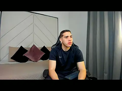 Snapshot of Alan_ford chatting on 11.13.25 Alan ford online show from 11.13.25