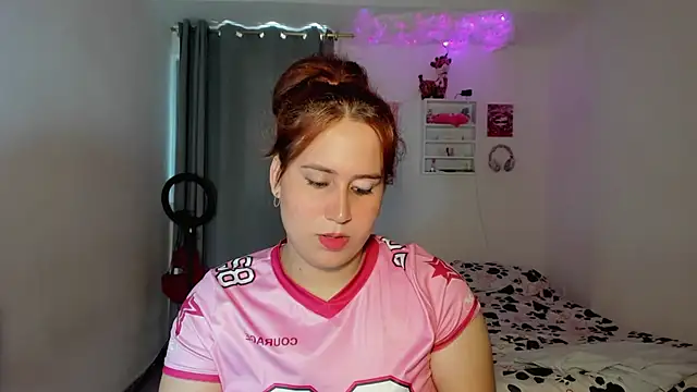Snapshot of Sofiababyy chatting on 07.25.26 Sofiababyy online show from 07.25.26