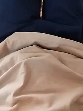 Snapshot of theunq chatting on 11.08.25 theunq online show from 11.08.25