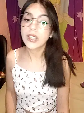 Snapshot of Camicam_04 chatting on 11.10.25 Camicam 04 online show from 11.10.25