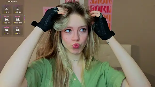 TiffinyMergist online show from 03.04.26