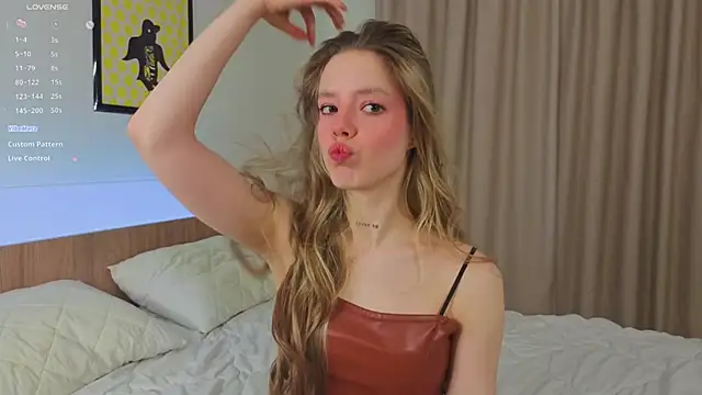 TiffinyMergist online show from 03.15.26