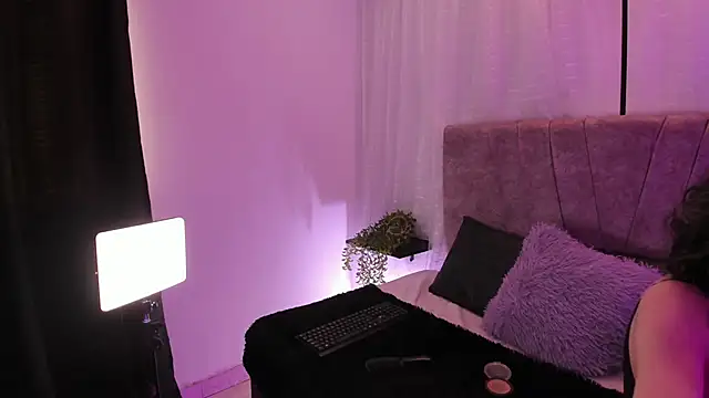Victoriaa Anderson online show from 04.30.26