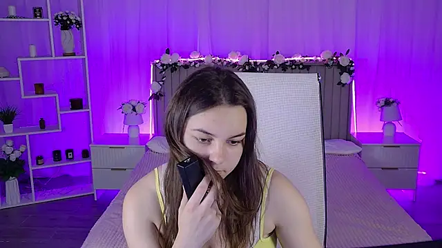 Snapshot of FrancescaCavaliere chatting on 07.27.26 FrancescaCavaliere online show from 07.27.26