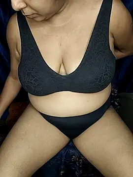 Snapshot of hotjuhi8 chatting on 11.16.25 hotjuhi8 online show from 11.16.25