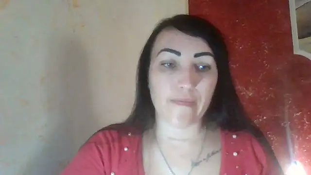 Snapshot of ArianaXFresh chatting on 11.12.25 ArianaXFresh online show from 11.12.25