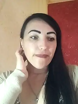 Snapshot of ArianaXFresh chatting on 11.23.25 ArianaXFresh online show from 11.23.25