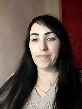 Snapshot of ArianaXFresh chatting on 12.16.25 ArianaXFresh online show from 12.16.25