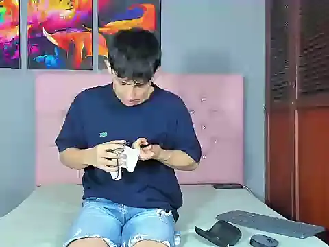 ElanGiraldo online show from 02.01.26