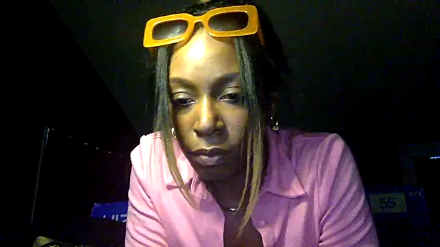 Snapshot of 0shunsquirts chatting on 12.14.25 0shunsquirts online show from 12.14.25