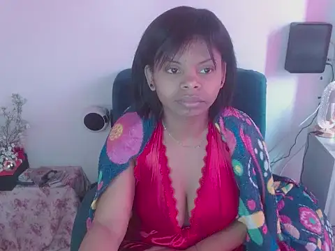 Snapshot of Rey_lizeth73 chatting on 12.19.25 Rey lizeth73 online show from 12.19.25