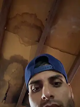 Snapshot of Bebe_Ardiente97 chatting on 12.20.25 Bebe Ardiente97 online show from 12.20.25