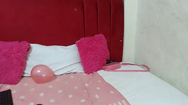 HipsDontLieX95 online show from 02.14.26