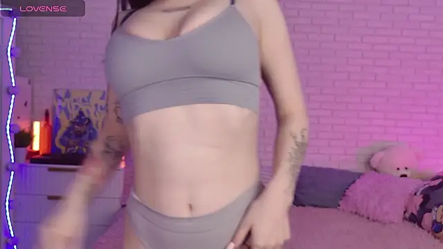 Darineko  online show from 03.03.26