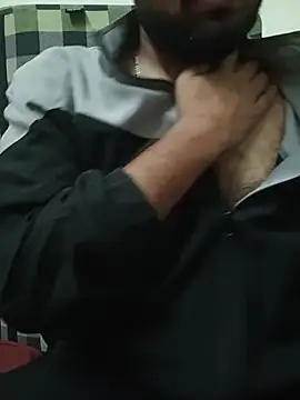 Snapshot of MrToxxic chatting on 11.15.25 MrToxxic online show from 11.15.25