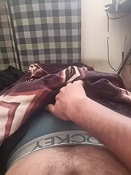 Snapshot of MrToxxic chatting on 11.19.25 MrToxxic online show from 11.19.25