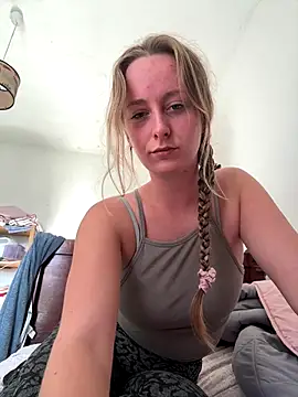 Snapshot of NaughtyAmore chatting on 11.11.25 NaughtyAmore online show from 11.11.25