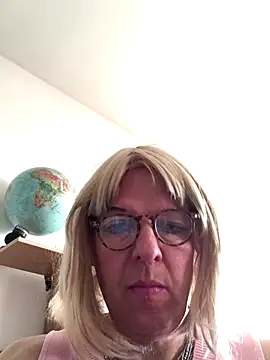 simone xdressing online show from 11.26.25