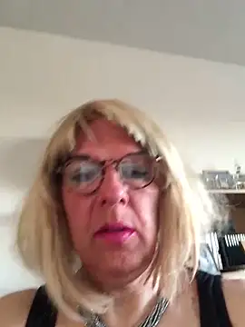 simone xdressing online show from 04.29.26
