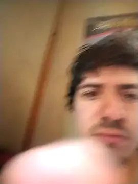 Snapshot of Gabriel_belen chatting on 11.12.25 Gabriel belen online show from 11.12.25