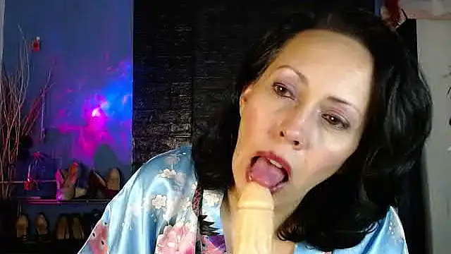 Jhanne Cherry  online show from 05.08.26