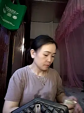 Feeling-hot online show from 04.24.26