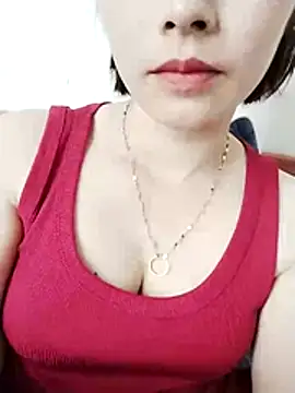 Snapshot of Swan-white123 chatting on 12.15.25 Swan-white123 online show from 12.15.25