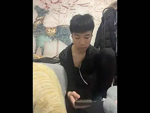 Snapshot of Theo615 chatting on 11.21.25 Theo615 online show from 11.21.25