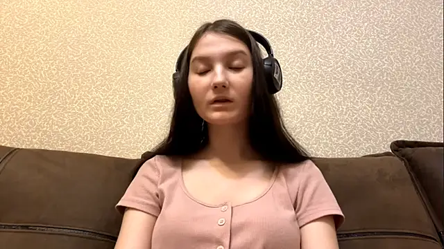 AurorAurora online show from 12.22.25