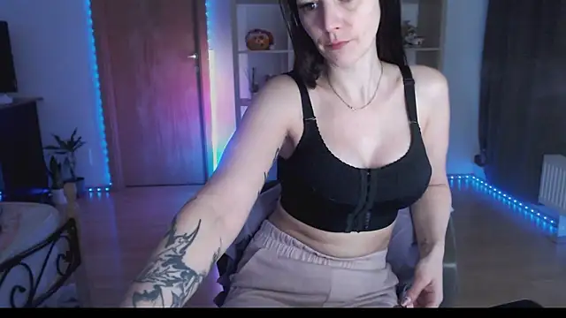 MissyDior8 online show from 12.14.25