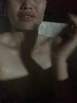 Snapshot of phuong_cute chatting on 11.10.25 phuong cute online show from 11.10.25